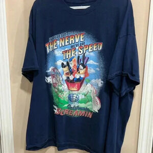 (53) Vintage Disney  resort tshirt